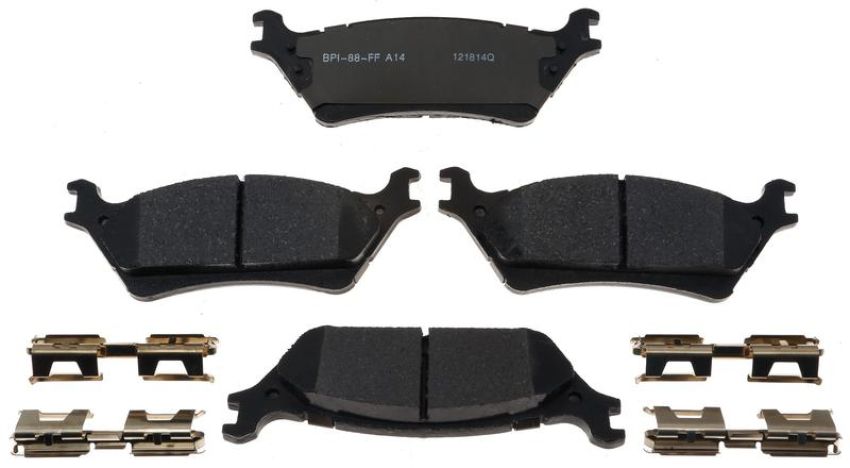Raybestos MGD1602CH Raybestos R-Line Ceramic Brake Pad Set
