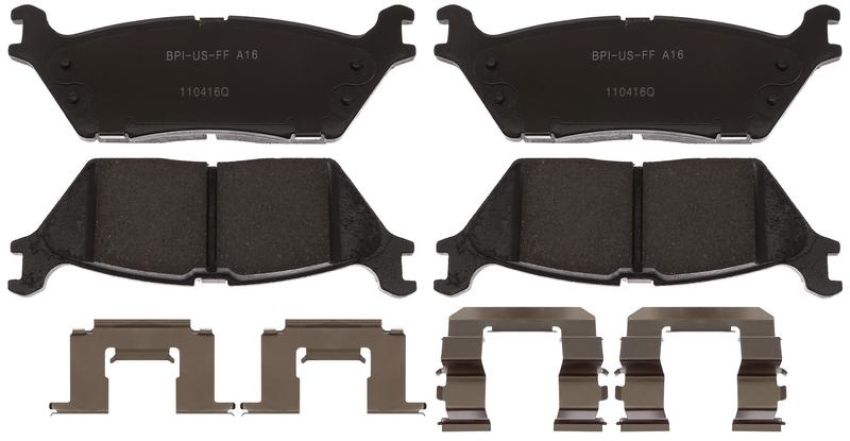 Raybestos MGD1790CH Raybestos R-Line Ceramic Brake Pad Set