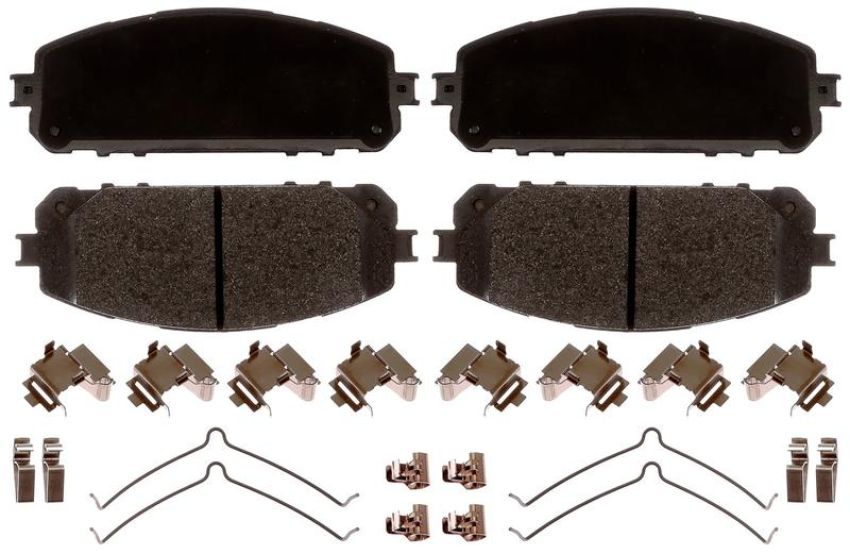 Raybestos MGD1843CH Raybestos R-Line Ceramic Brake Pad Set