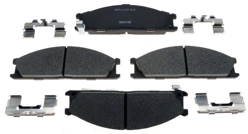 Raybestos MGD333CH Raybestos R-Line Ceramic Brake Pad Set