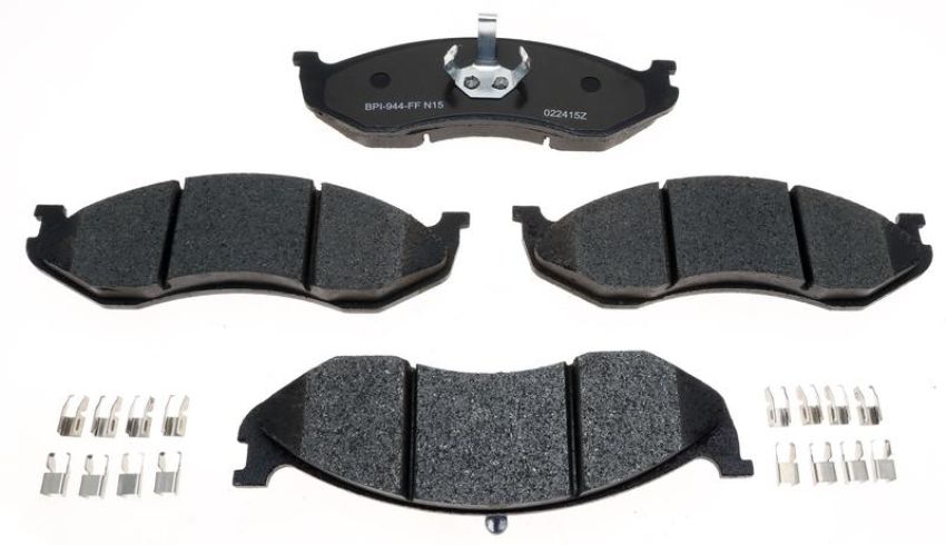 Raybestos MGD477MH Raybestos R-Line Metallic Brake Pad Set