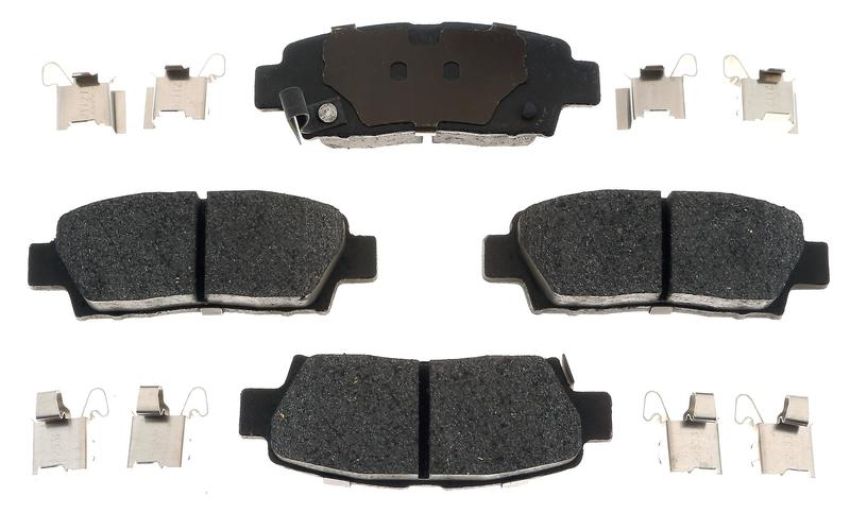 Raybestos MGD672CH Raybestos R-Line Ceramic Brake Pad Set