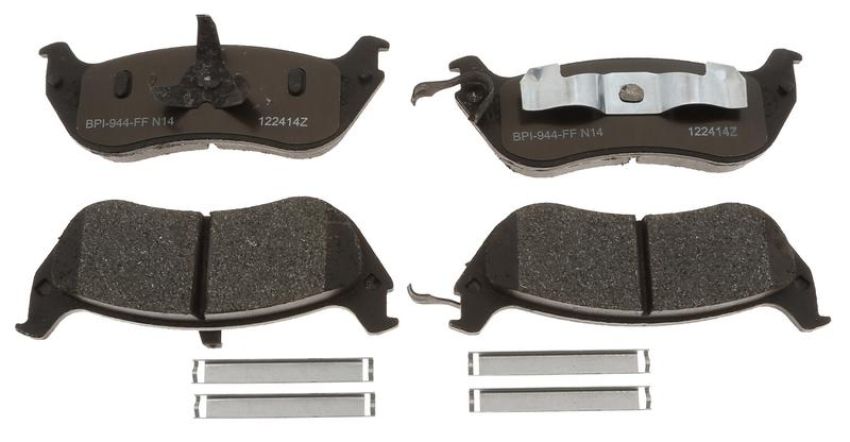 Raybestos MGD674MH Raybestos R-Line Metallic Brake Pad Set