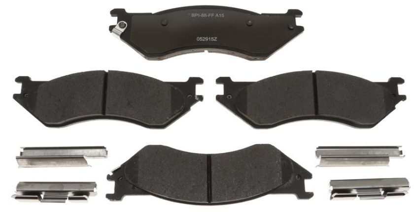 Raybestos MGD702CH Raybestos R-Line Ceramic Brake Pad Set