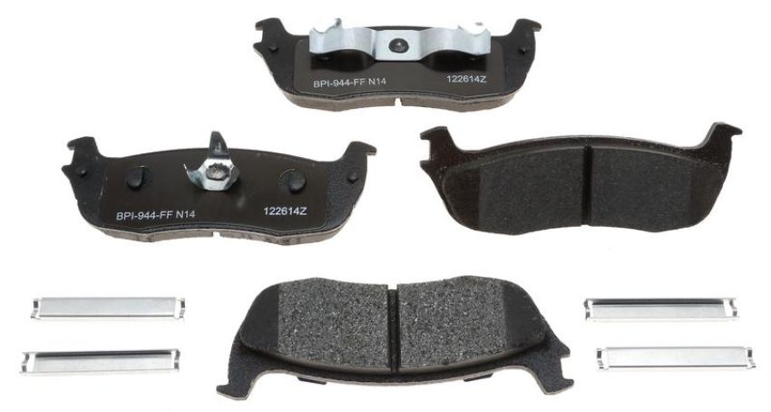 Raybestos MGD711MH Raybestos R-Line Metallic Brake Pad Set