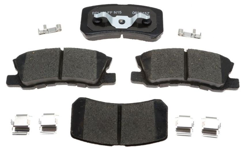 Raybestos MGD868CH Raybestos R-Line Ceramic Brake Pad Set