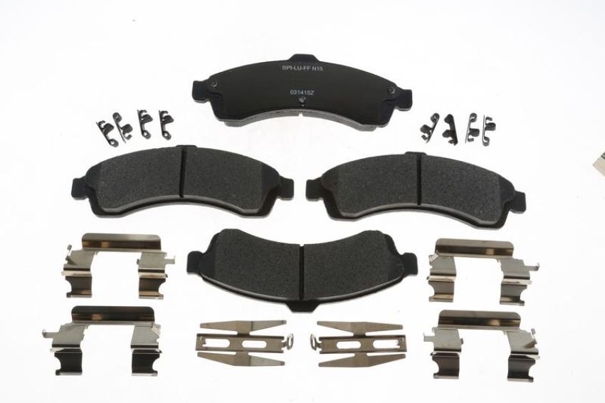 Raybestos MGD882CH Raybestos R-Line Ceramic Brake Pad Set