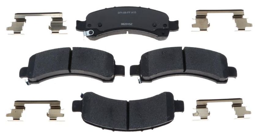 Raybestos MGD974CH Raybestos R-Line Ceramic Brake Pad Set