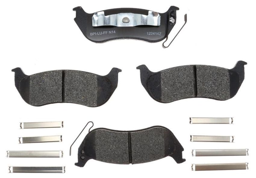 Raybestos MGD981CH Raybestos R-Line Ceramic Brake Pad Set