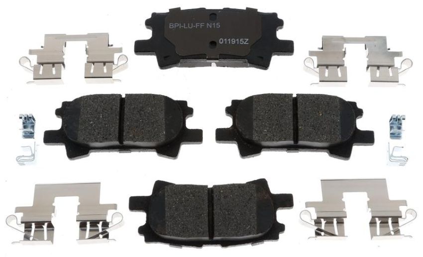 Raybestos MGD996CH Raybestos R-Line Ceramic Brake Pad Set