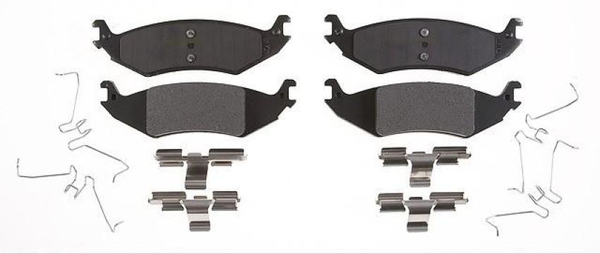 Raybestos PGD1046M Raybestos Element3 Metallic Brake Pad Set
