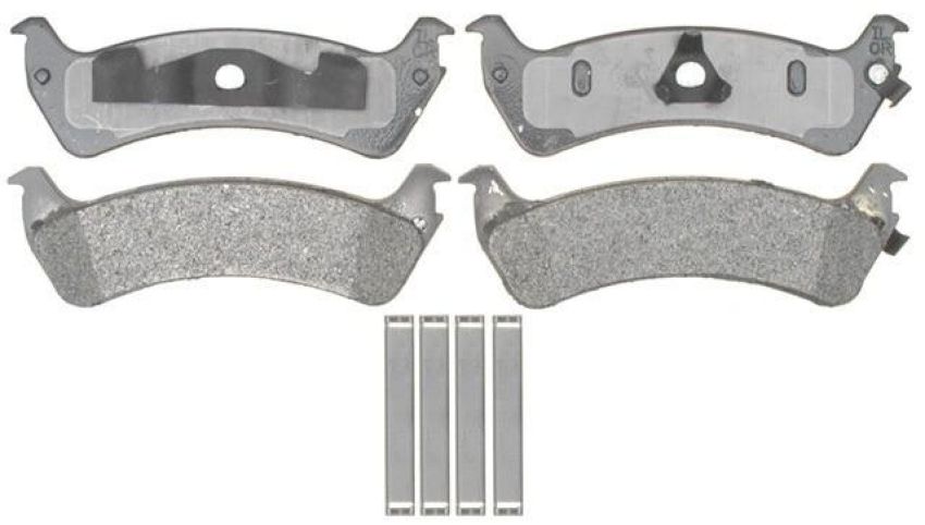 Raybestos PGD667AM Raybestos Element3 Metallic Brake Pad Set