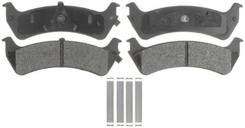 Raybestos PGD667M Raybestos Element3 Metallic Brake Pad Set