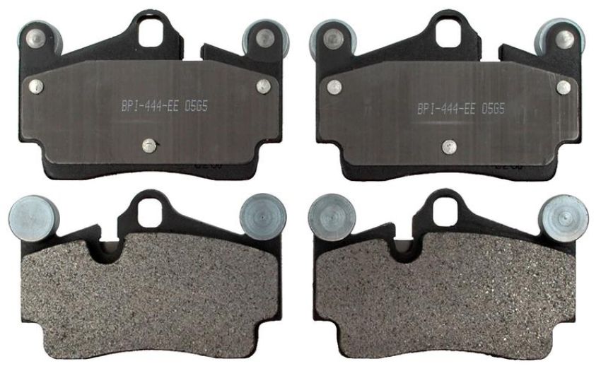 Raybestos PGD978M Raybestos Element3 Metallic Brake Pad Set