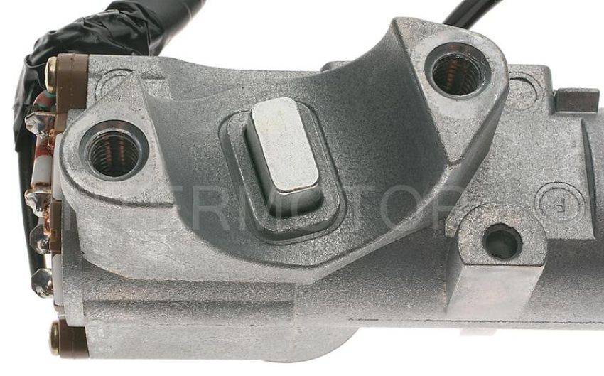 Standard Ignition US-470 Ignition Switch With Lock Cylinder