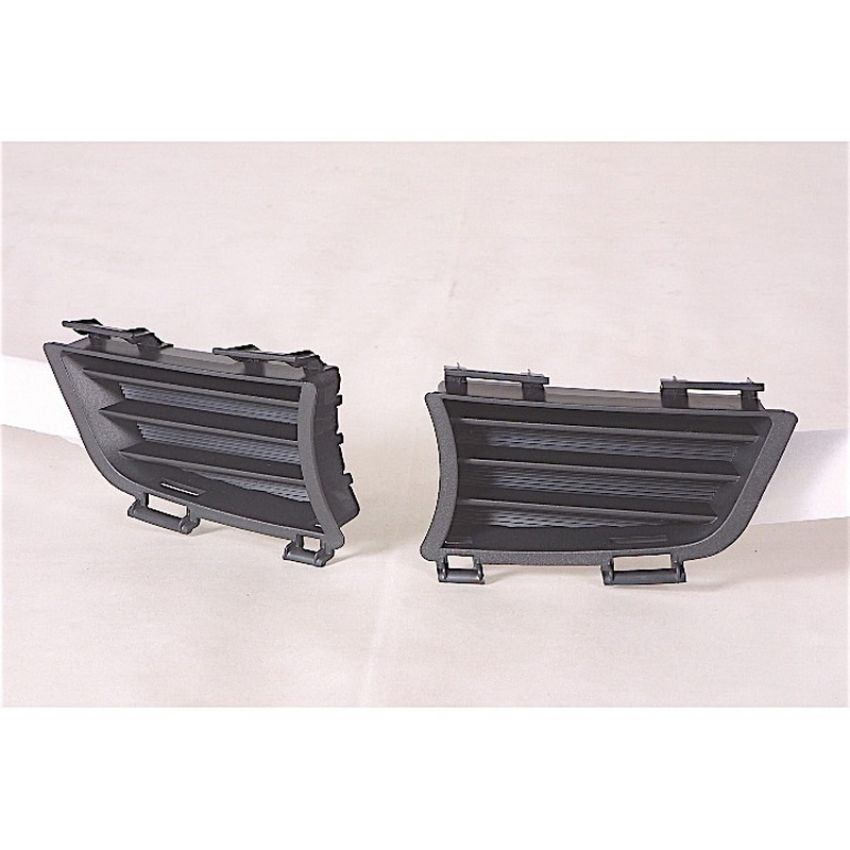 RH LOWER OUTER GRILLE MAT BLK VIBE 05-08