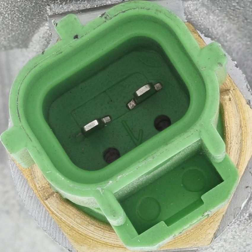 MotoRad 915-194 Integrated Housing Thermostat-194 Degrees w/ Gasket
