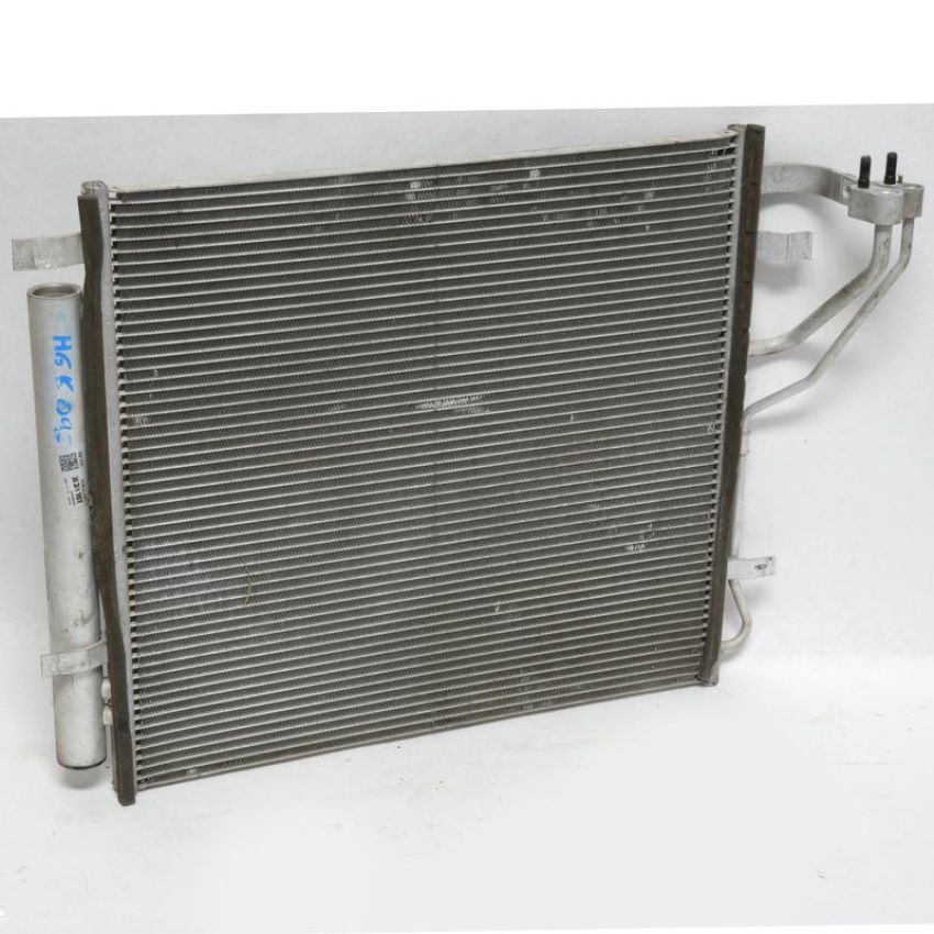 Universal Air Conditioning CN 30212PFC A/C Condenser -- Condenser Parallel Flow