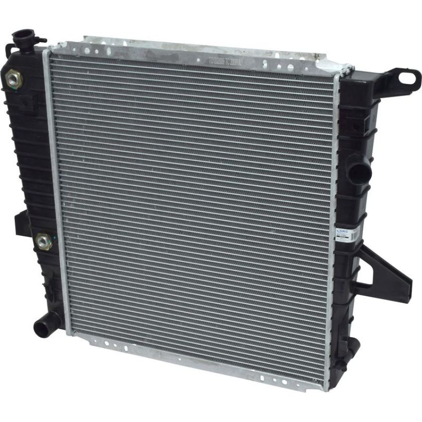 Universal Air Conditioning RA 1728C Radiator -- Crossflow Radiator