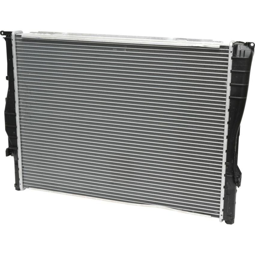 Universal Air Conditioning RA 2882C Radiator -- Crossflow Radiator