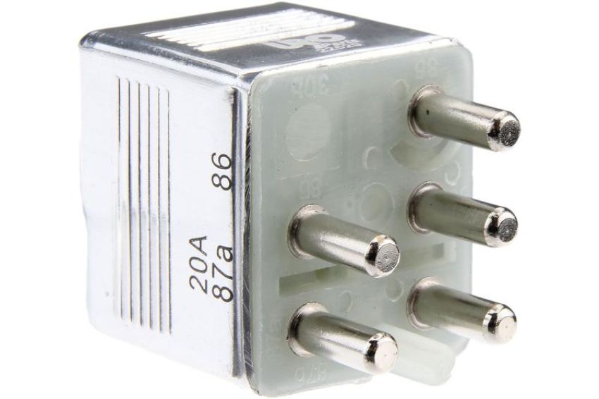 URO Parts 0015420219 Relay