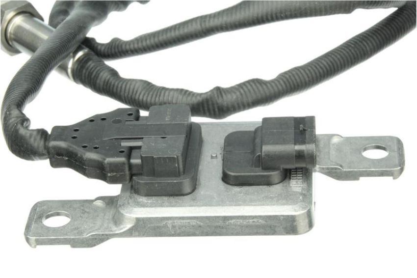URO Parts 03L907807AF Nitrogen Oxide Sensor