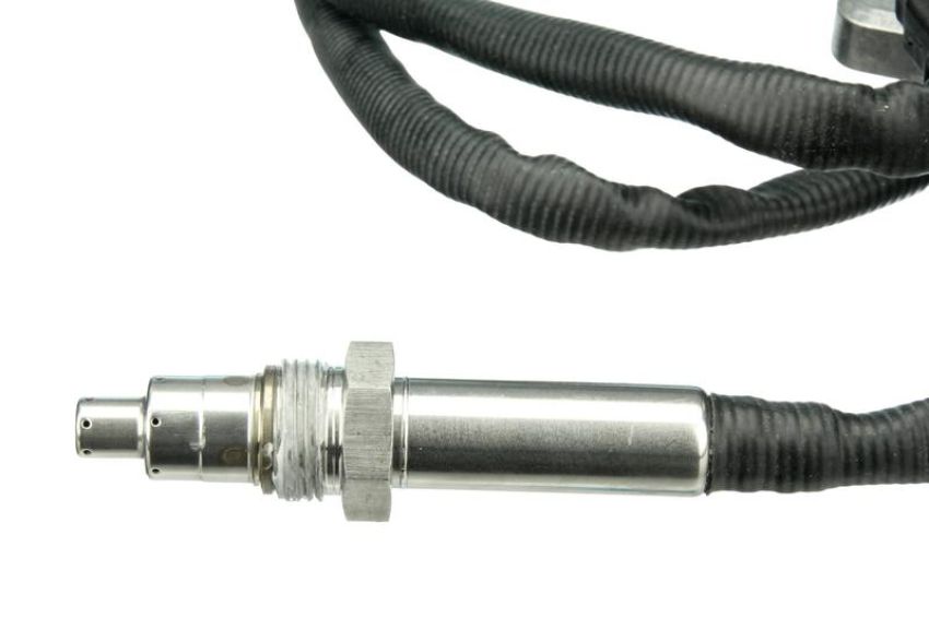 URO Parts 03L907807AF Nitrogen Oxide Sensor