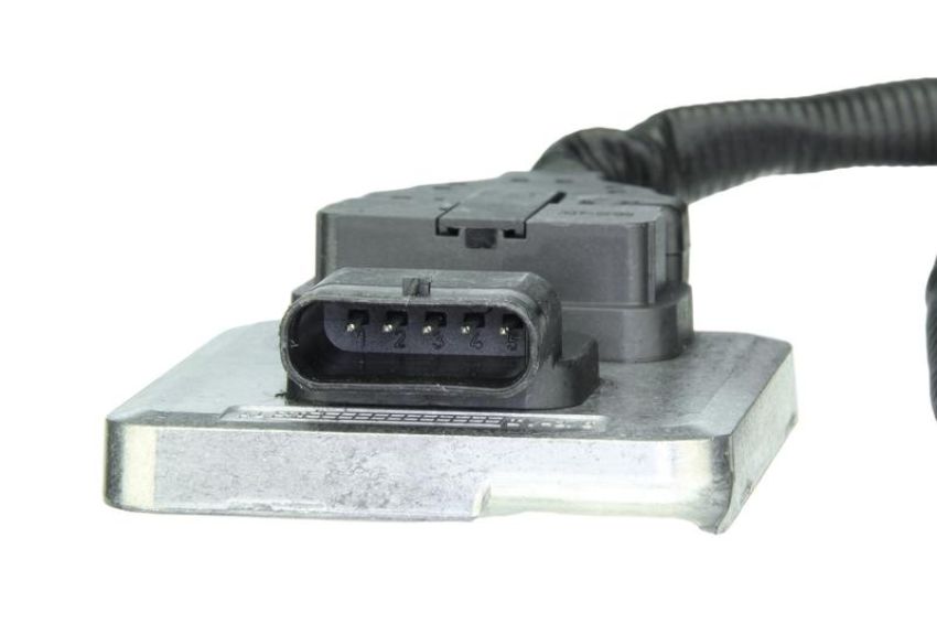 URO Parts 03L907807AF Nitrogen Oxide Sensor