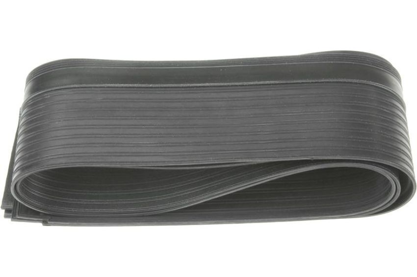 URO Parts 1076860180PR Door Sill Mat Set