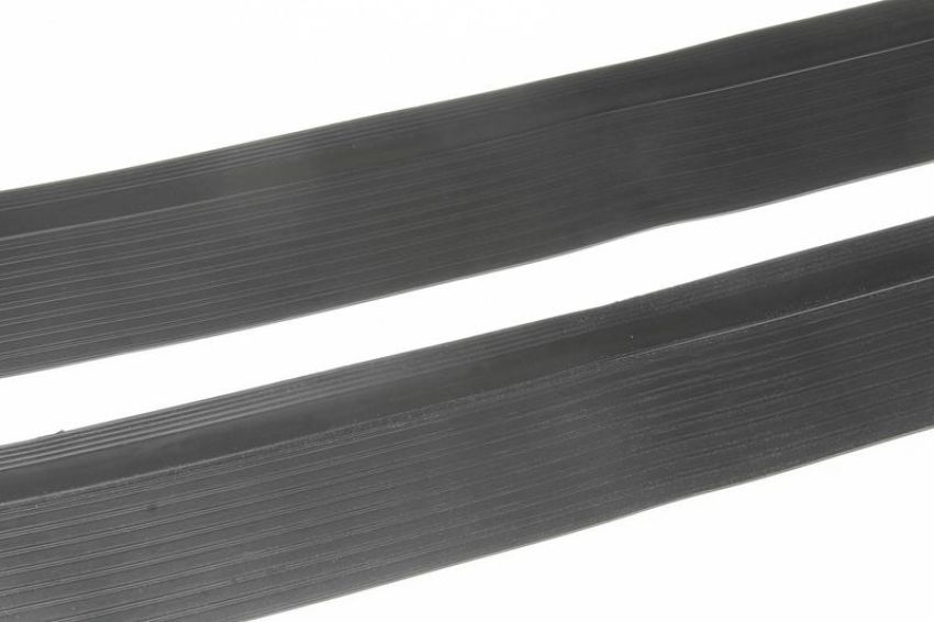 URO Parts 1076860180PR Door Sill Mat Set