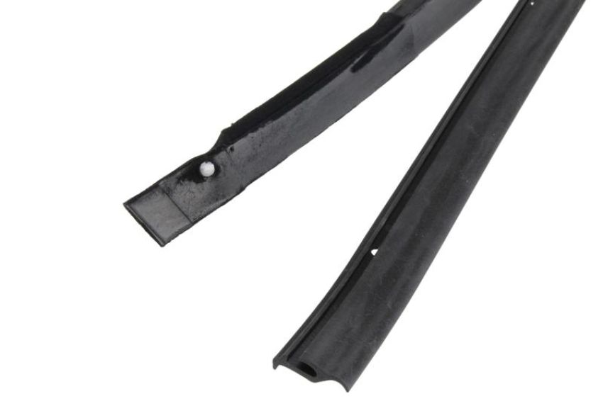 URO Parts 1076900897 Pillar Post Seal