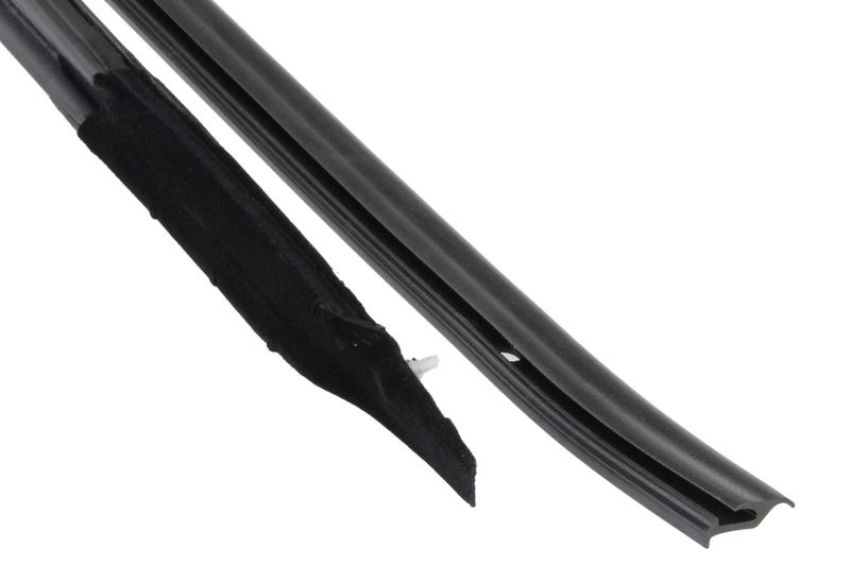URO Parts 1076900897 Pillar Post Seal