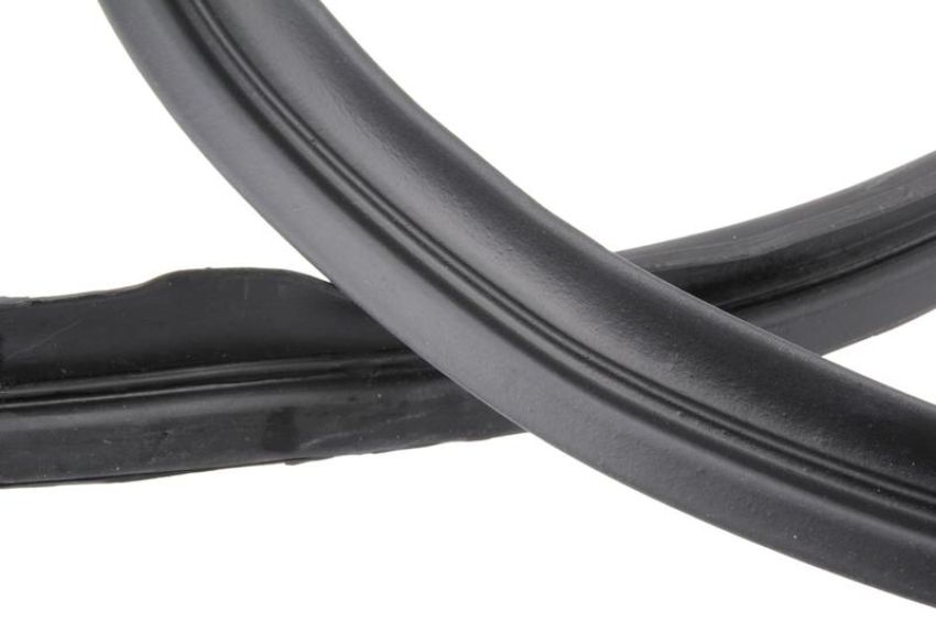 URO Parts 1077200178 Door Seal