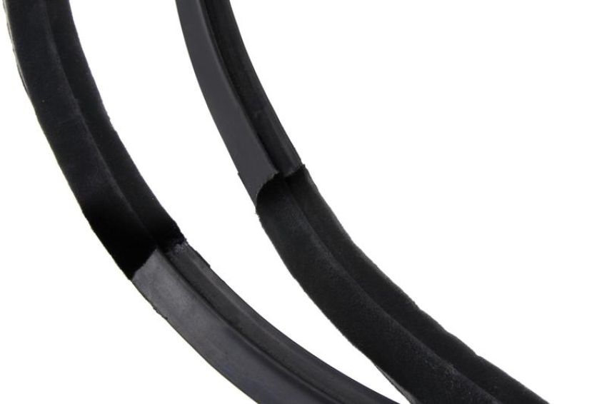 URO Parts 1077580198 Soft Top Cover Seal