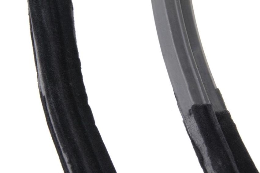 URO Parts 1077580198 Soft Top Cover Seal