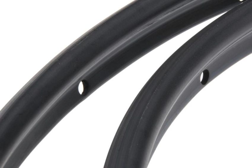 URO Parts 1077900198 Hard Top Seal