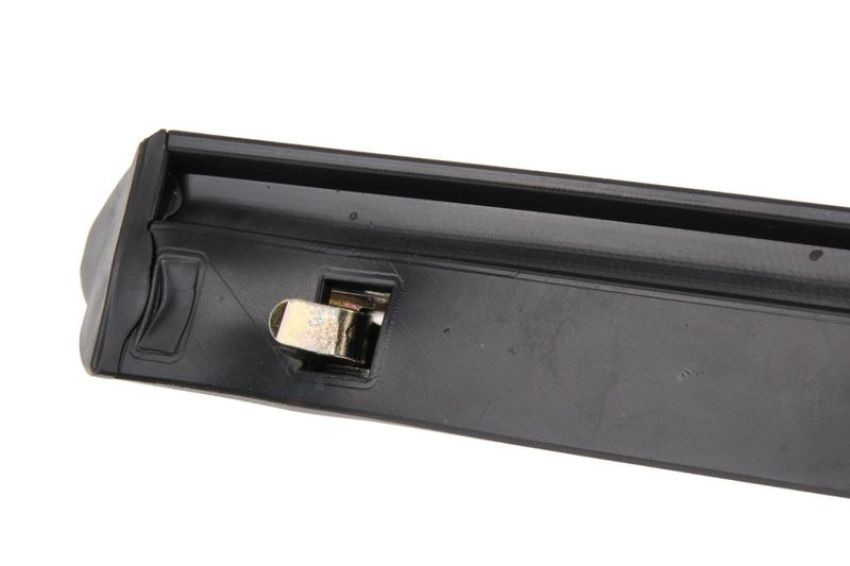 URO Parts 1078800282 Fender Molding