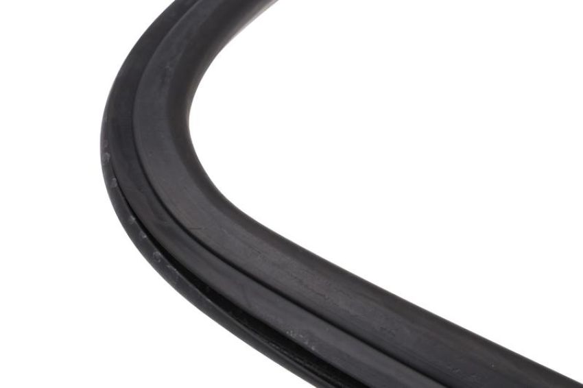 URO Parts 1086780040 Rear Window Seal