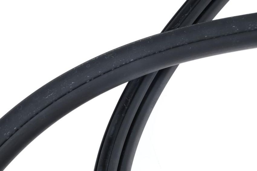 URO Parts 1106700139 Rear Window Seal