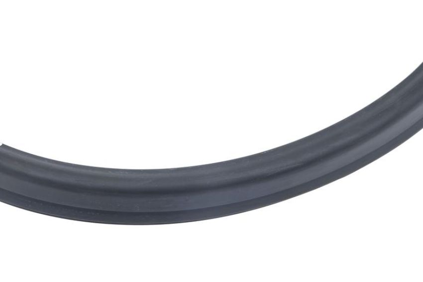 URO Parts 1106700139 Rear Window Seal