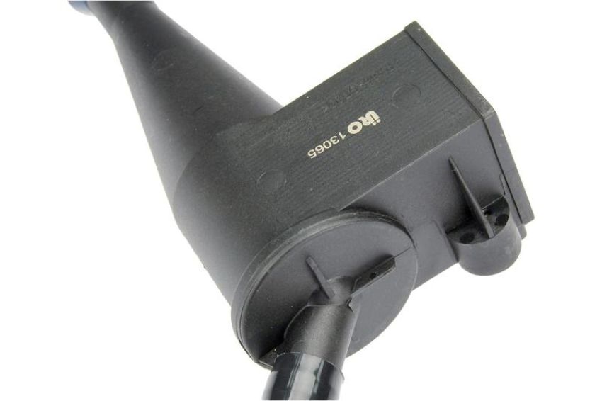 URO Parts 11151705272 Oil Separator