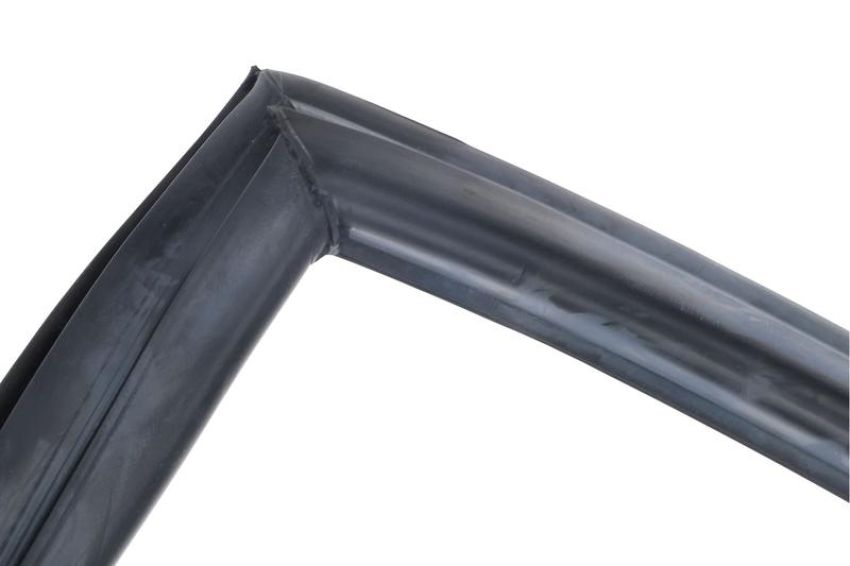 URO Parts 1116705339 Rear Window Seal