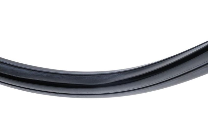 URO Parts 1116705339 Rear Window Seal