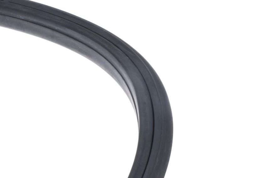 URO Parts 1136710220 Windshield Seal
