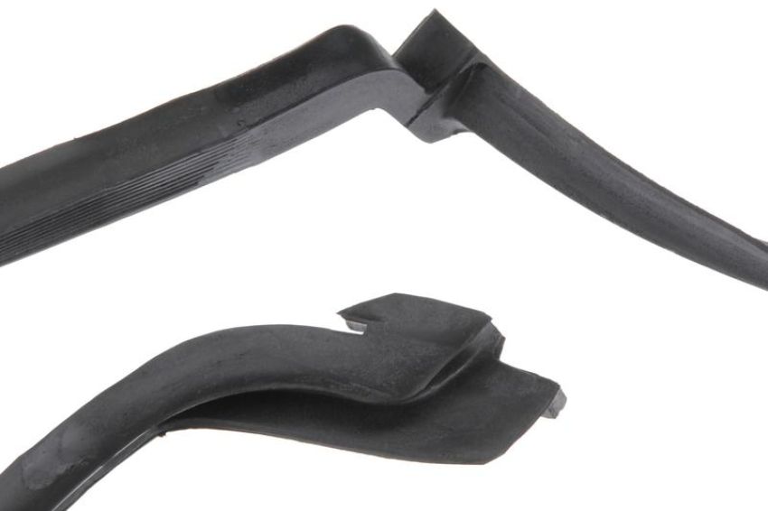 URO Parts 1137200778 Door Seal