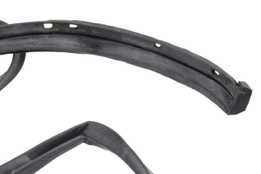 URO Parts 1137200878 Door Seal