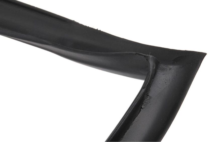 URO Parts 1137500077 Trunk Seal