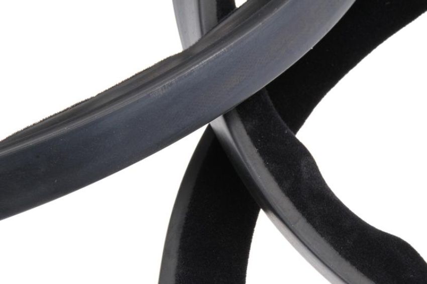 URO Parts 1137900083 Hard Top Seal