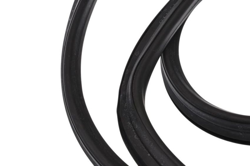 URO Parts 1166710120 Windshield Seal