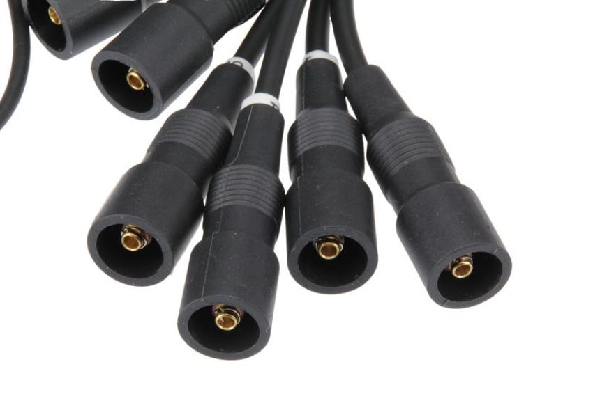 URO Parts 12121720529 Spark Plug Wire Set